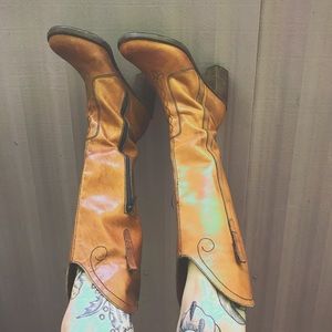 Vintage carmel brown leather boots